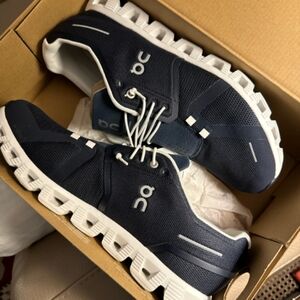 Mens On Cloud size 12